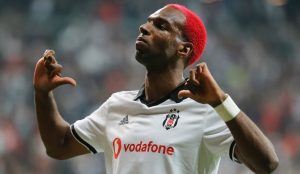 Ryan Babel 300x174 - Ryan Babel'in menajerinden transfer açıklaması