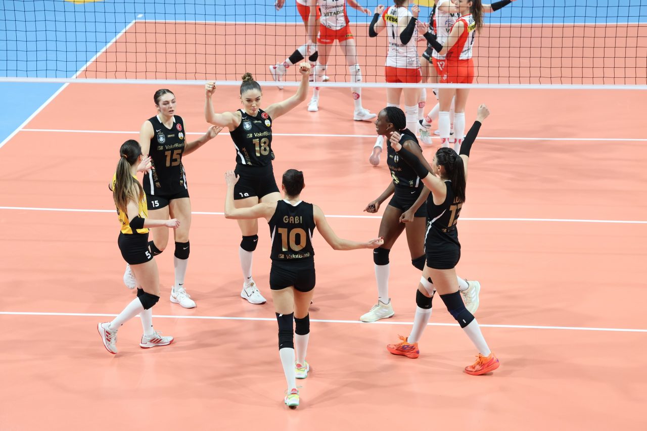 VakıfBank çeyrek finalde